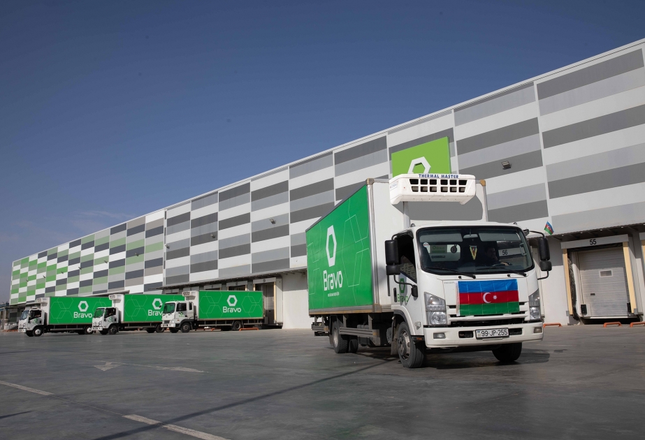PAŞA Holding və Bravo marketlər şəbəkəsi tərəfindən əsgərlərə qida bağlamaları təqdim edilir