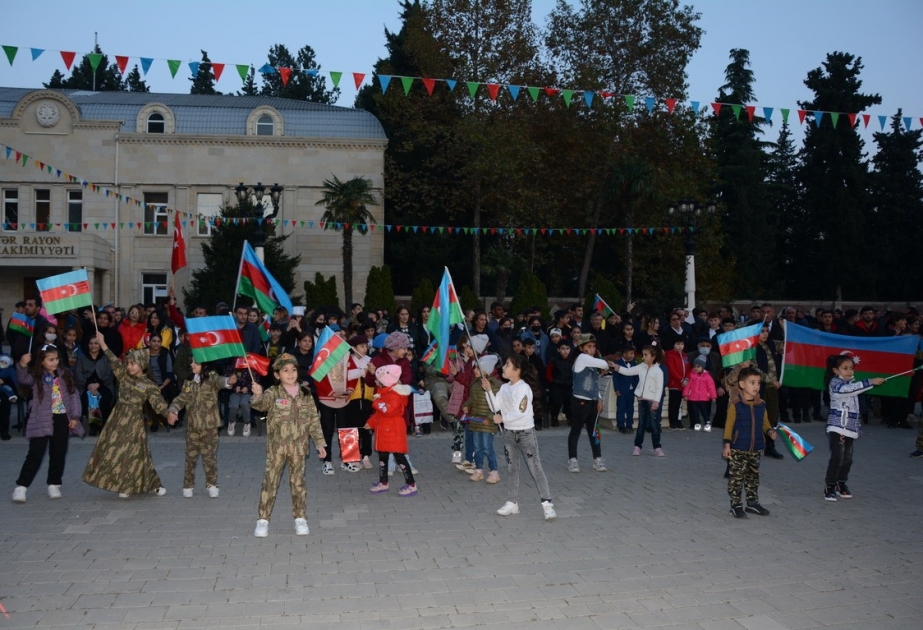 Tərtərdə Zəfər Günü münasibətilə bayram konserti və möhtəşəm atəşfəşanlıq olub