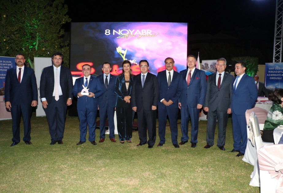 Azərbaycan xalqı öz liderinin ətrafında sıx birləşərək mübarizliyini bütün dünyaya nümayiş etdirdi