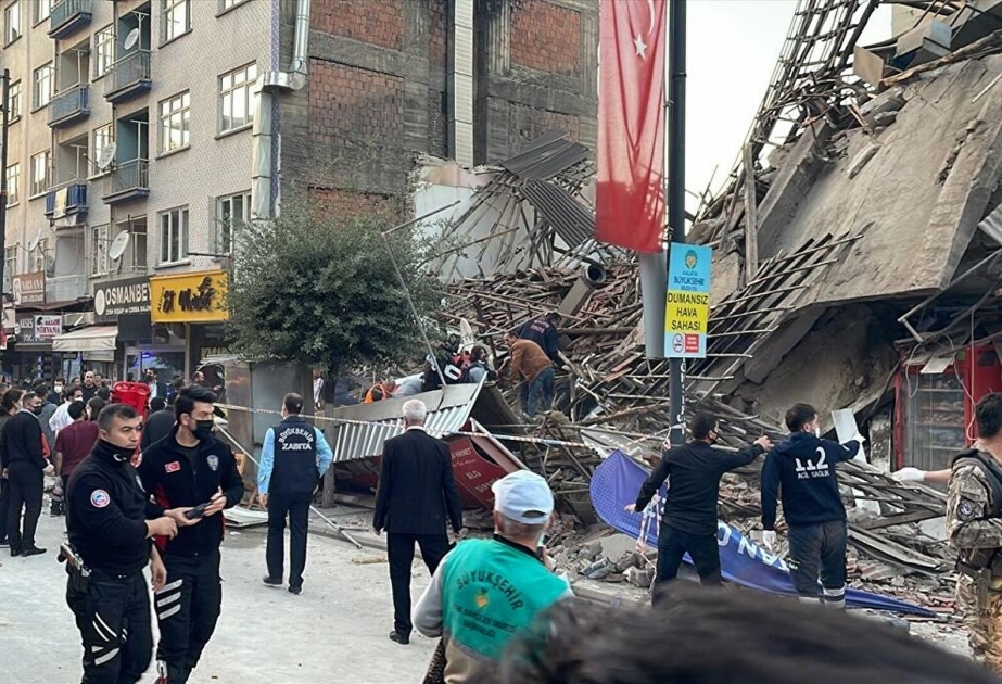 Türkiyə səhiyyə naziri Malatyada çökən bina ilə bağlı açıqlama verib