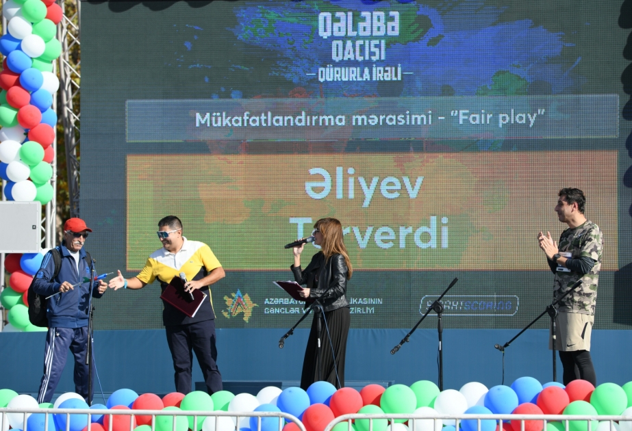 Bakıda keçirilən xeyriyyə məqsədli “Qələbə qaçışı”nın qalibləri mükafatlandırılıb