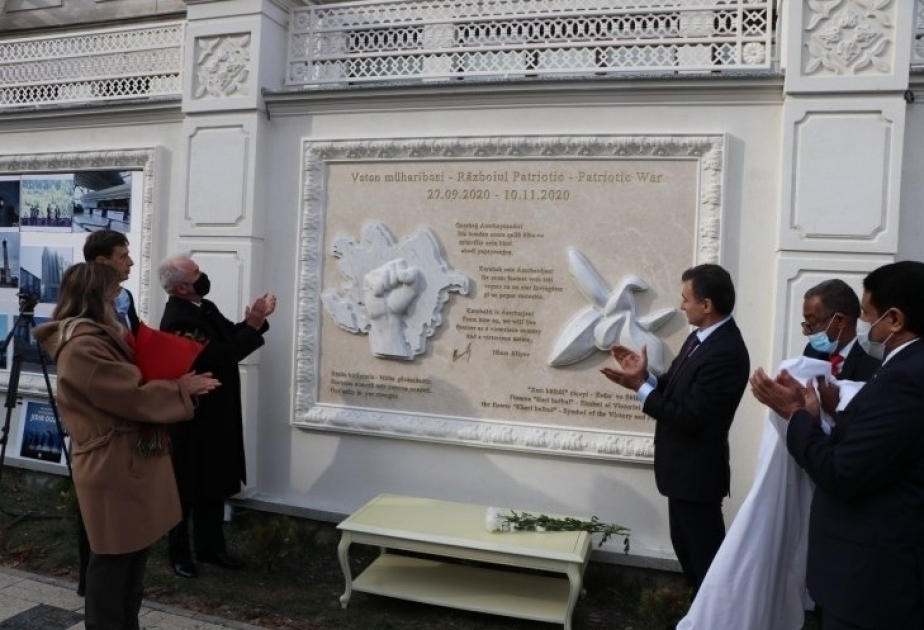 Se inauguró en Moldavia un bajorrelieve dedicado al Día de la Victoria de Azerbaiyán