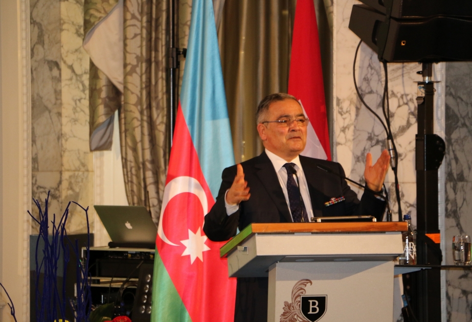 Bern şəhərində Zəfər Günü və Dövlət Bayrağı Gününə həsr olunmuş tədbir təşkil edilib