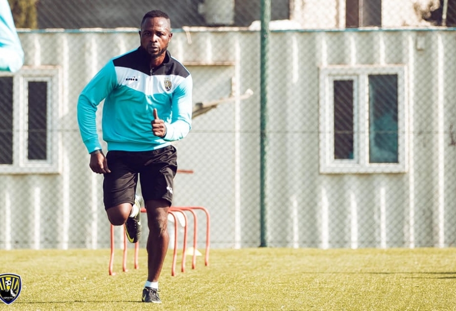 Nigeriyalı futbolçu “Kəpəz”də baxışdadır