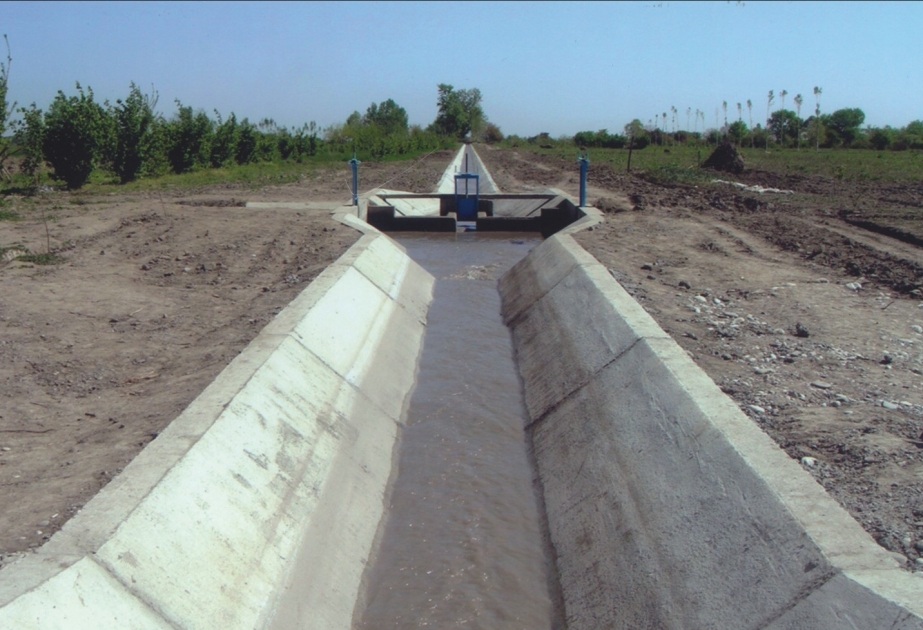 Saatlıda torpaq məcralı kanallar beton üzlüyə alınacaq VİDEO
