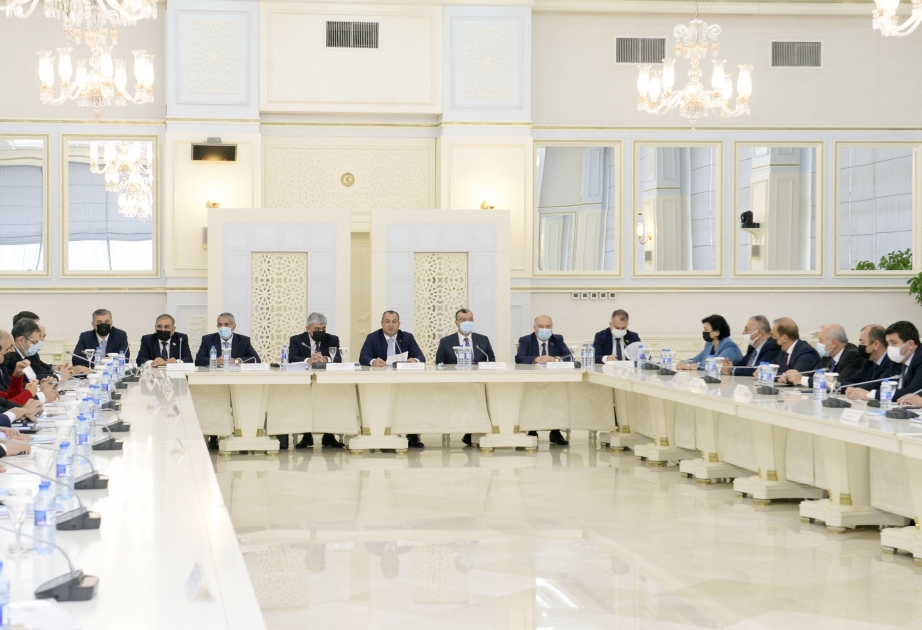 2022-ci il dövlət büdcəsi parlamentin komitələrinin birgə iclasında müzakirə olunur