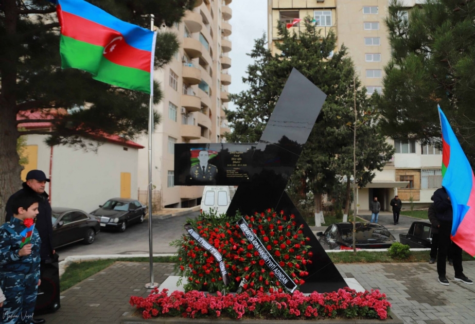 Vətən müharibəsi şəhidi kapitan Nəcəf Şikarovun adını daşıyan parkın və xatirə lövhəsinin açılışı olub