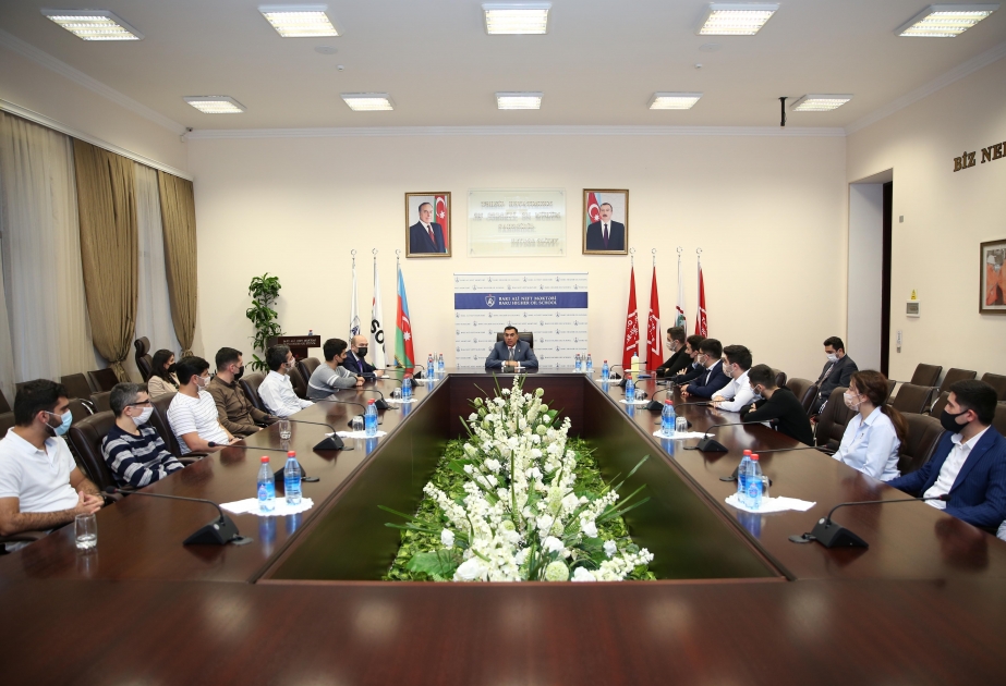 Bakı Ali Neft Məktəbinin 17 məzunu SOCAR-ın “Neftqaztikinti” trestində işə başlayıb