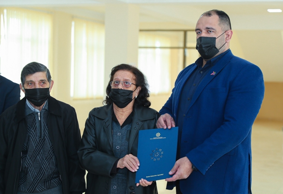 Daha 50 nəfər gözdən əlilliyi olan şəxsə mənzillər təqdim edildi