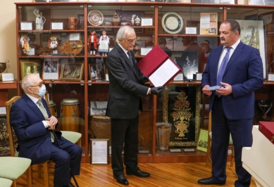 Səfir Polad Bülbüloğlu Maqomedali Maqomedova və Murad Kajlayevə ali mükafatları təqdim edib