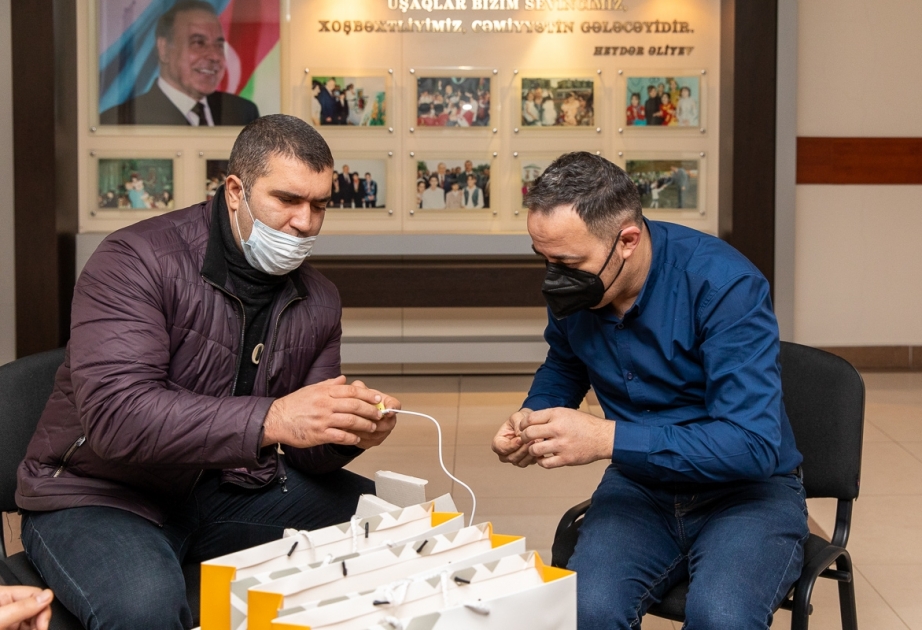 “AzerGold”dan görmə məhdudiyyətli insanlara innovativ dəstək