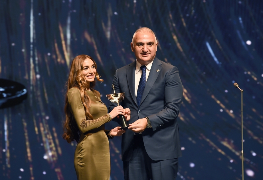 Azerbaiyán recibe el primer premio del festival de cine Korkut Ata