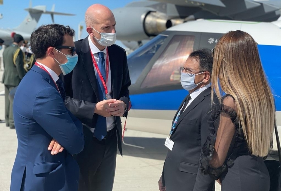 وزير الصناعة الدفاعية الاذربيجاني في معرض Dubai Airshow-2021