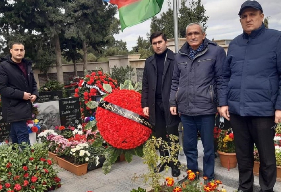 AzMİU-nun Vətən müharibəsində şəhid olmuş məzununun məzarı ziyarət edilib
