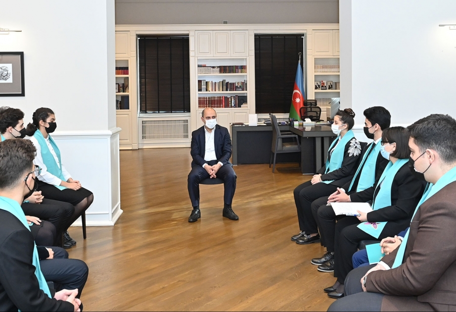 Təhsil naziri Azərbaycan Uşaqlarının V Ümumrespublika Forumunun iştirakçıları ilə görüşüb
