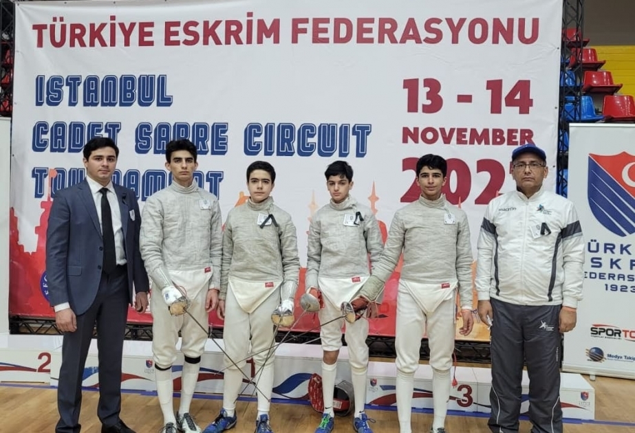 Yeniyetmə oğlan sablyaçılarımız İstanbulda turnirində iştirak ediblər