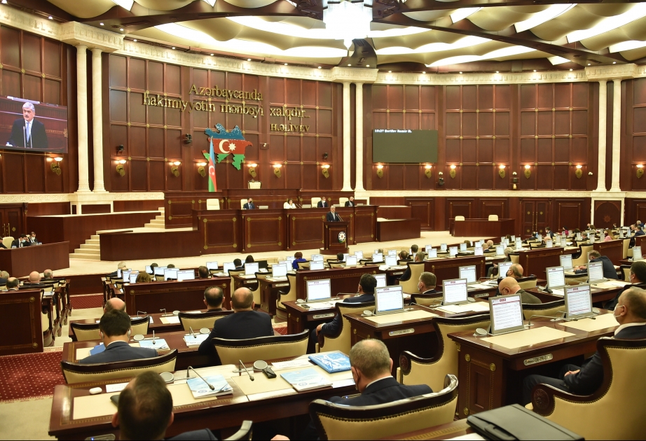 Milli Məclis 2022-ci il dövlət büdcəsi haqqında qanun layihəsini birinci oxunuşda qəbul edib