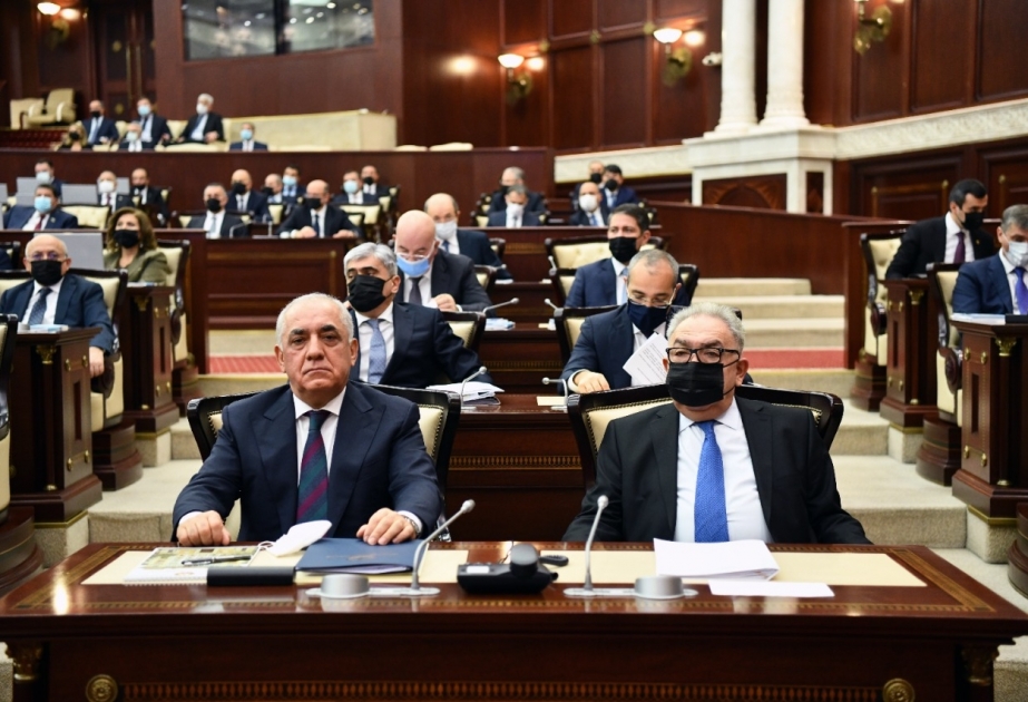 Baş nazir Milli Məclisdə büdcənin müzakirəsində iştirak edib