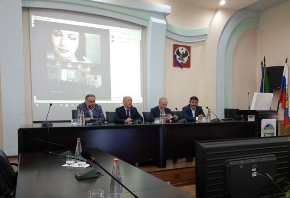 Tarixçi alimlər beynəlxalq konfransda çıxış ediblər