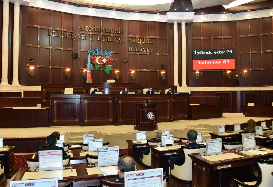 Parlamento de Azerbaiyán aprueba en primera lectura el umbral del criterio de necesidad para 2022