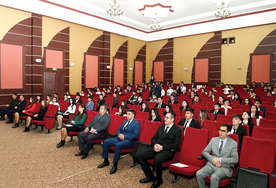 Tələbələr arasında keçirilən yarışların qalibləri mükafatlandırılıb