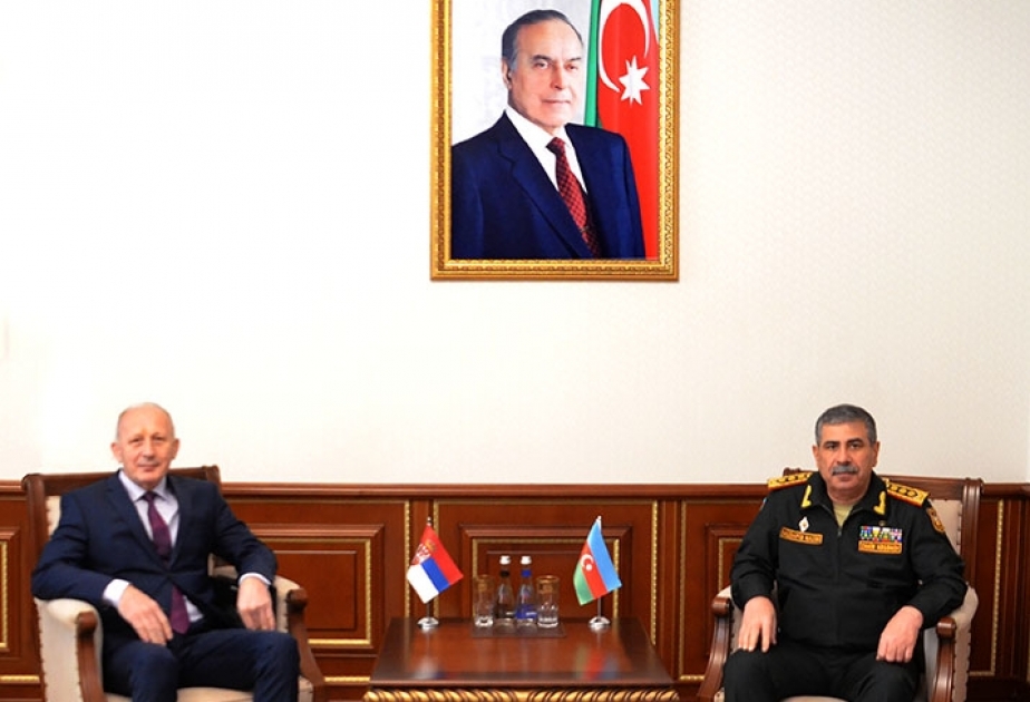 Azərbaycanın müdafiə naziri Serbiyanın ölkəmizdə yeni təyin olunan səfiri ilə görüşüb