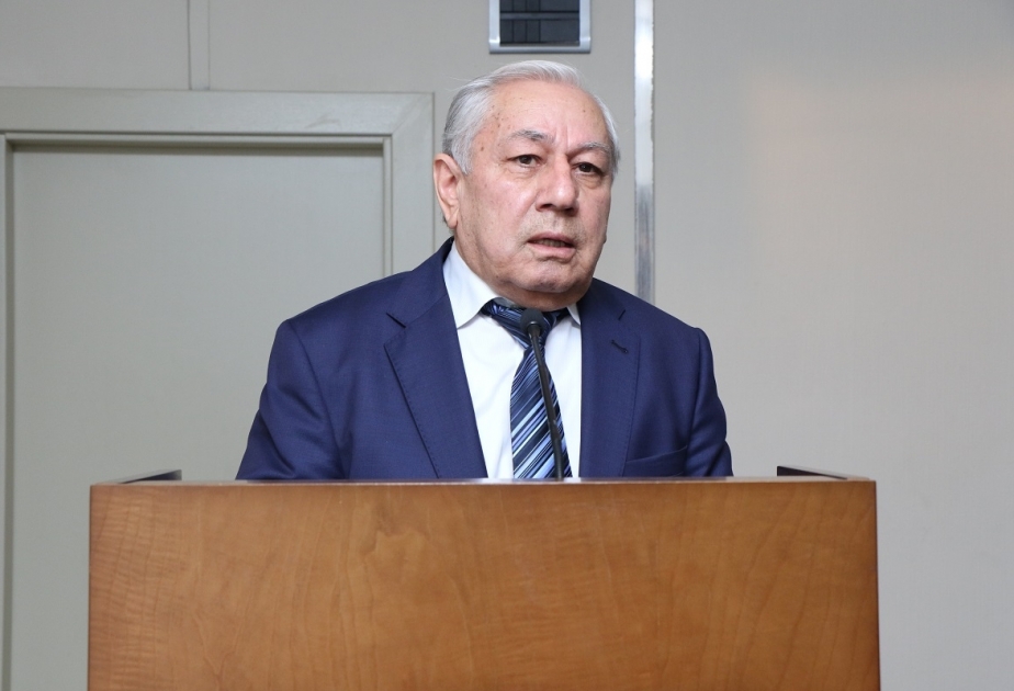 Tanınmış alim tələbələrə postkonflikt ərazilərin bərpası istiqamətində görülən işlərdən danışıb
