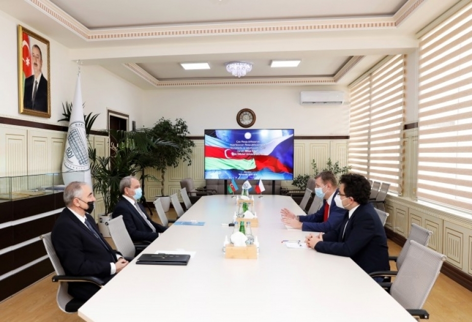 Perspektiven für Zusammenarbeit zwischen Staatlicher Universität Baku und tschechischen Hochschulen diskutiert