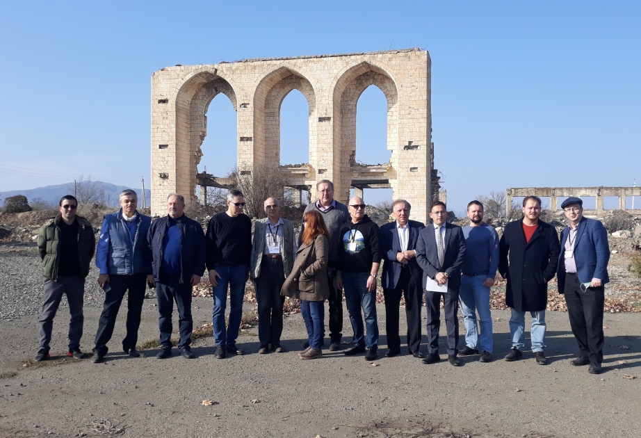 Expertos rusos fueron testigos del vandalismo armenio en Aghdam