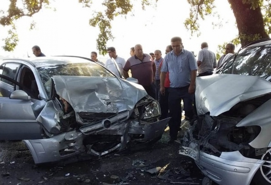Sabunçu rayonunda minik avtomobili avtobusla toqquşub, bir nəfər həlak olub