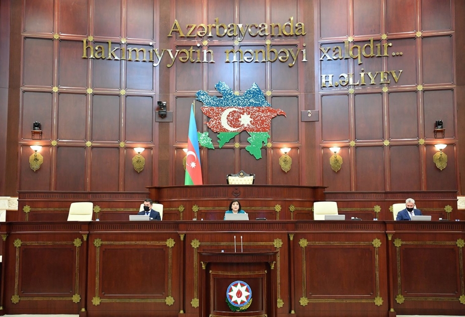 Milli Məclisdə 2022-ci ilin büdcə zərfindəki üç qanun layihəsi ikinci oxunuşda qəbul edilib