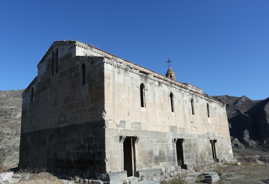 Ermənilər daşlardakı izləri silməyə çalışsalar da, tarixi silə bilməzlər – Ağoğlan monastırı  FOTO VİDEO