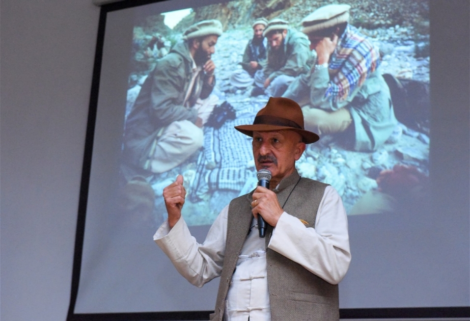 Məşhur fotoqraf Reza Deqati Azərbaycan Dillər Universitetində