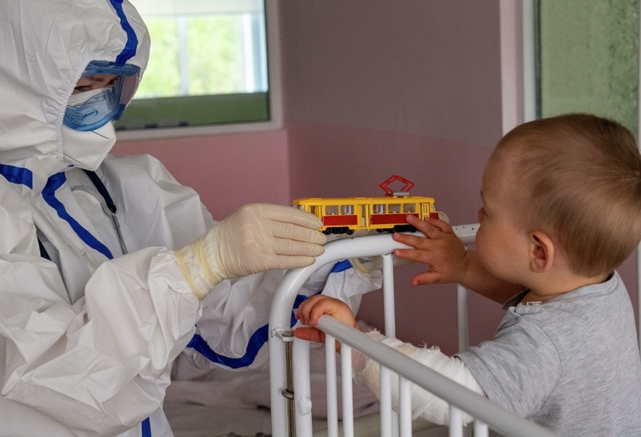 La OMS publica nuevas recomendaciones para el tratamiento de los niños afectados por el coronavirus