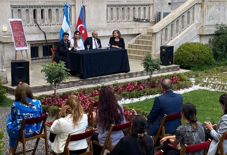 Präsentation des Buches “Aserbaidschanische Teppiche“ in Buenos Aires