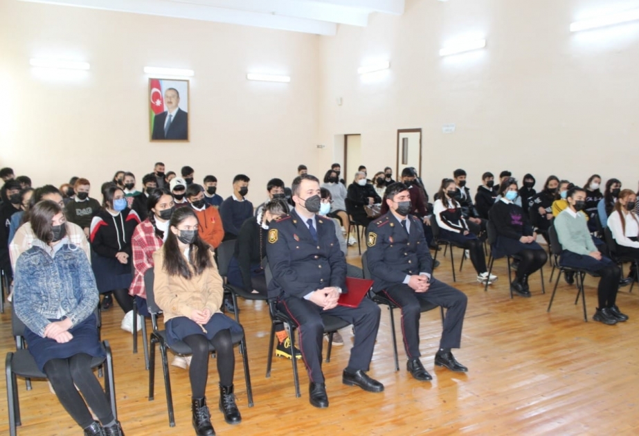 Qax rayonunda məktəblilərlə keçirilən görüşdə narkomaniyanın törətdiyi fəsadlardan bəhs edilib