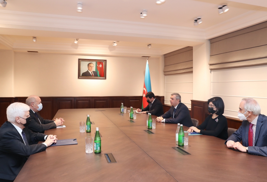 Aserbaidschan und Russland diskutieren Weiterentwicklung der Zusammenarbeit in humanitärem Bereich