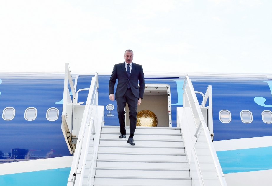 Staatspräsident Ilham Aliyev zu Arbeitsbesuch in Sotschi eingetroffen VIDEO
