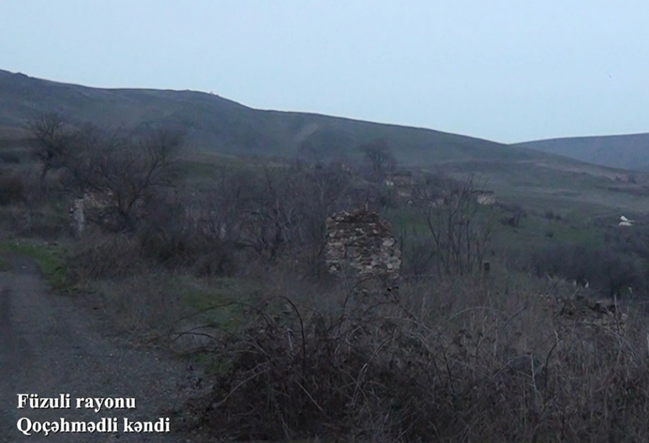 阿塞拜疆国防部发布菲祖利区戈查赫梅德利村的视频