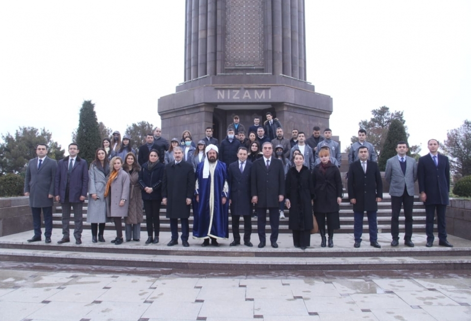 Una delegación del Ministerio de Asuntos Exteriores visita Ganja