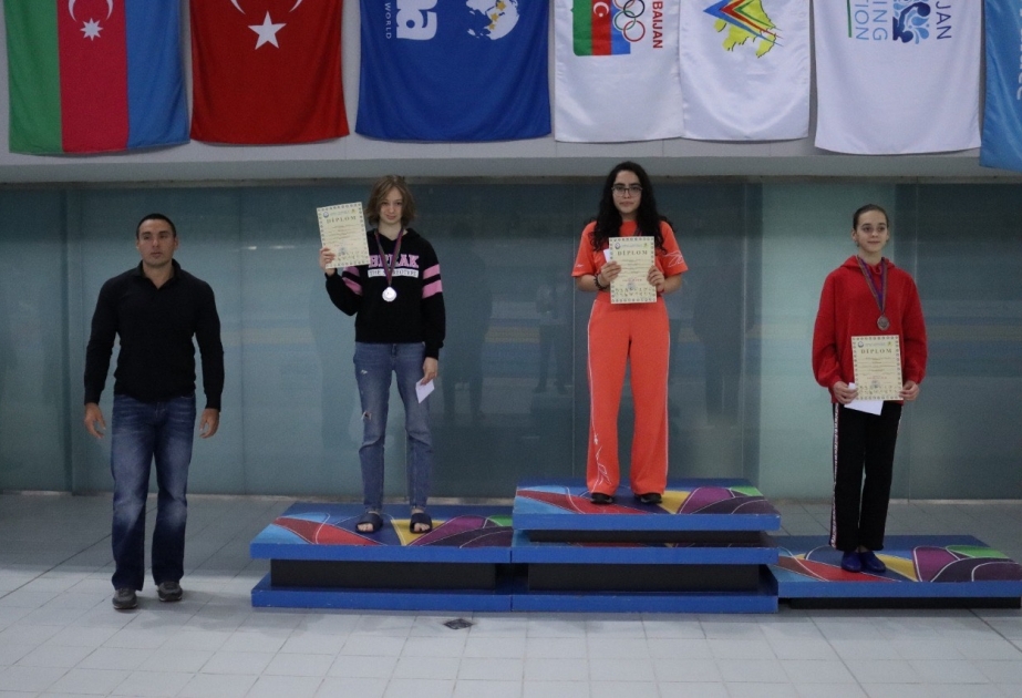 Üzgüçülük idman növü üzrə Azərbaycan çempionatı davam edir