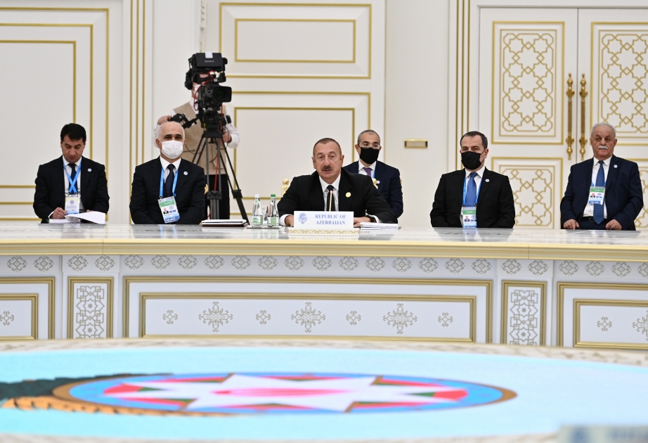 Президент Ильхам Алиев: Азербайджан, рассчитывая только на свои финансовые ресурсы, с нуля строит новые города и села