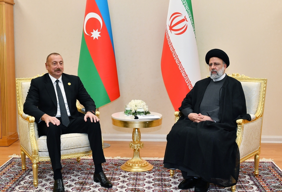 Präsident Ilham Aliyev trifft seinen iranischen Amtskollegen in Aschgabat VIDEO