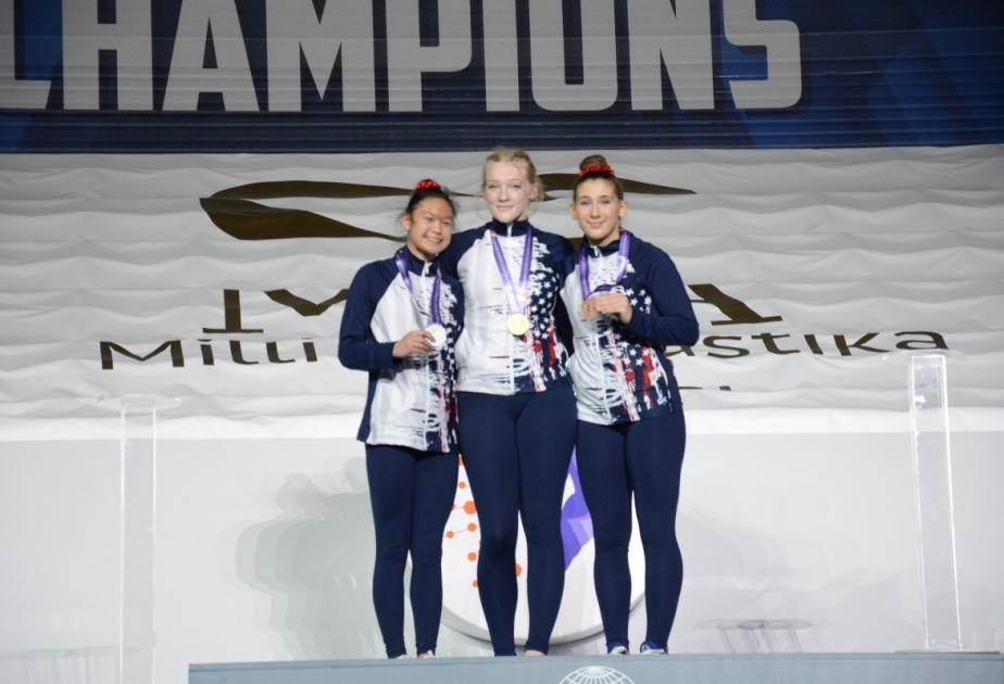 Qızlar arasında ikili minibabut yarışlarında ABŞ gimnastları 1 dəst medala sahib olublar