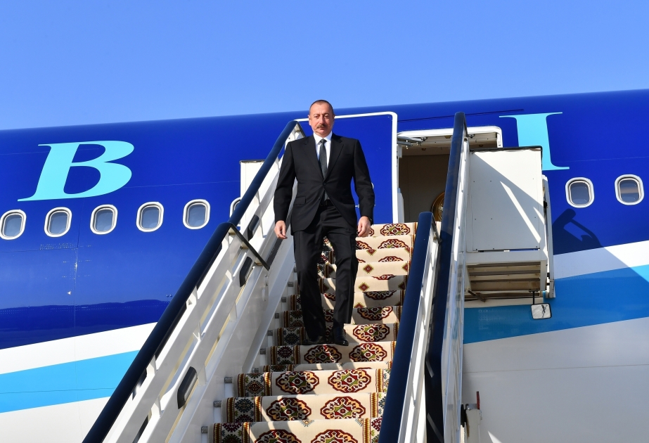 El presidente Ilham Aliyev llegó a Turkmenistán para una visita