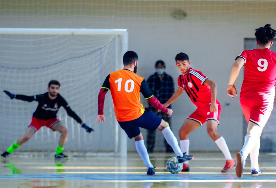 Ali və orta ixtisas təhsili müəssisələrinin tələbələri arasında futzal yarışlarına start verilib