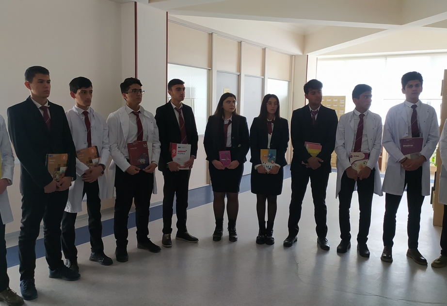 NDU-da “Tələbədən şagirdə” adlı kitab aksiyası keçirilib