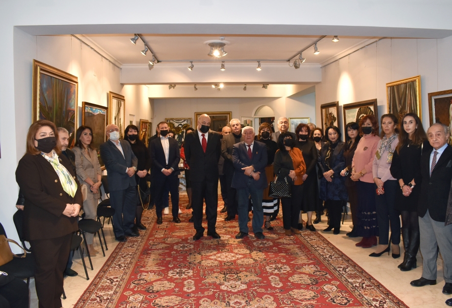 Xalq rəssamı Tahir Salahovun xatirəsi anılıb
