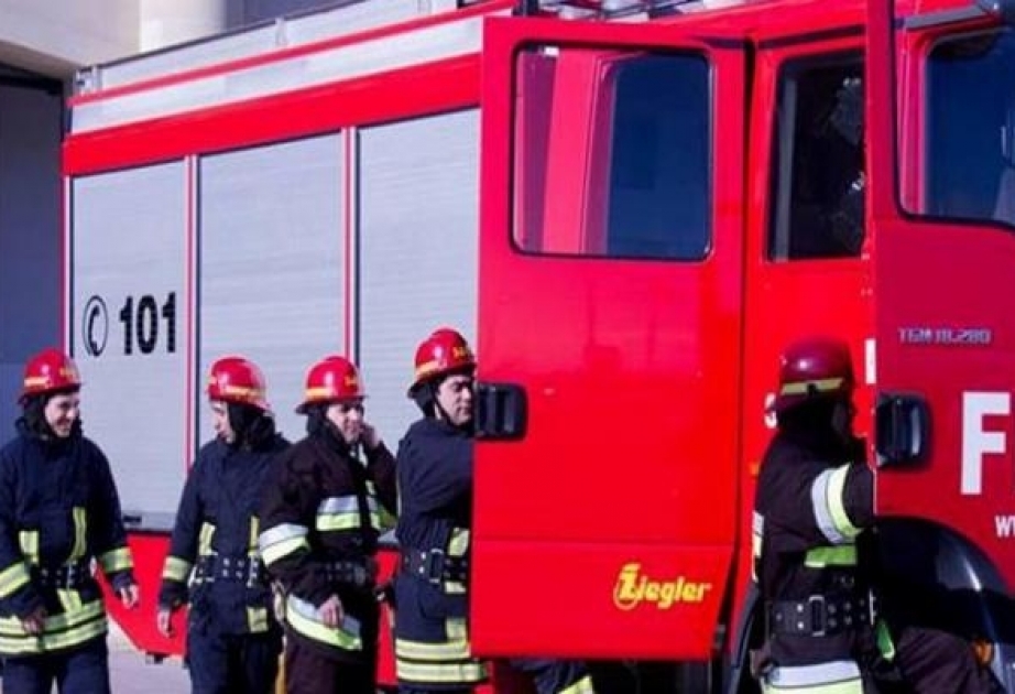 FHN: Lökbatan qəsəbəsində çoxmərtəbəli yaşayış binasında baş vermiş yanğın söndürülüb