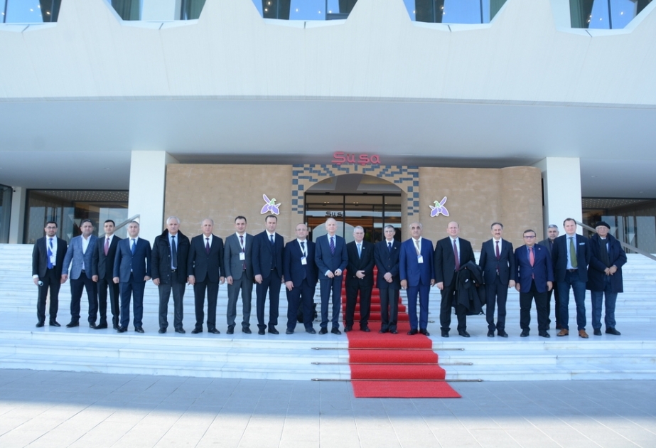 UNEC İqtisadi Forumu-2021: Nobel mükafatı laureatı Əziz Səncər alimlərlə görüşüb